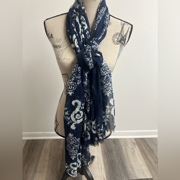 Y2k Blue Fashion Scarf! - Picture 2 of 14